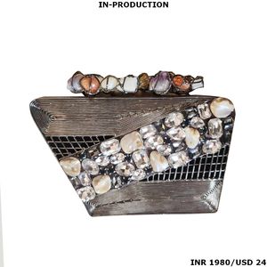 Bolso de mano de latón de diseñador sofisticado, pieza hecha a mano para bodas y celebraciones festivas - Product Image 6