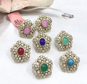 Pendientes Elegantes de Alta Calidad Chapados en Oro con Diseño Moderno, Colección de Joyería para Bodas y Fiestas para Mujeres y Niñas - Product Image 1