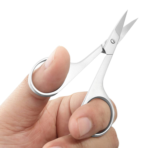 Ciseaux à ongles à cuticules de meilleure qualité finition pointue sable ciseaux de soin des ongles de beauté en acier inoxydable allemand avec pochette en cuir - Product Image 6