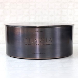 Contenedores vacíos para velas con logotipo personalizado Tapas de latas de latón y cobre negro con temática de Arte de lujo Técnica de grabado tallado para la fabricación de velas - Product Image 4