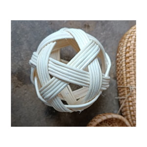 Bola de ratán tejida a mano por artesanos en Vietnam proveedor de bola de ratán ecológico que ofrece Bola de ratán para decoración y necesidades de artesanía - Product Image 4