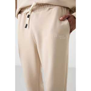 Conjunto Deportivo Informal para Hombre en Algodón Beige, Grueso, Suave y Texturizado, Ajuste Cómodo con Diseño Bordado-85254 - Product Image 5