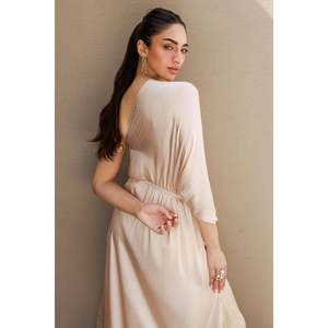 ชุดเดรสทรงเอวเข้ารูป Dune Empire ผ้าซาติน - Product Image 5