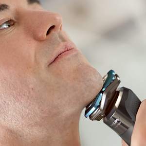 Afeitadora Eléctrica Rotatoria para Hombre, de Uso en Seco y Húmedo, con Triple Cuchilla, Impermeable IPX7, Mini Afeitadora, Afeitadora de Láminas de Operación Alemana para Cuerpo y RV - Product Image 5