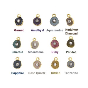 Charm pendentif pierre de naissance à bord brut plaqué or avec accents CZ 12 options de pierre de naissance fabrication de bijoux faits à la main et collier de bricolage - Product Image 1