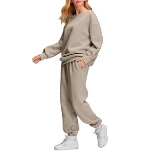 Fournisseur en gros – Survêtements à capuche 100 % personnalisés pour femmes, ensemble deux pièces oversize, tenue de sport décontractée pour la gym et le jogging - Product Image 1