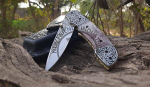 Vente chaude Fantaisie À La Main D2 En Acier Gravé Couteau Pliant De Poche DIY Grade Gravé À La Main Couteau Pliant Avec Gaine En Cuir - Product Image 2