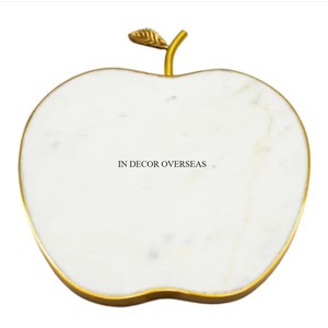 Apple Shape Designer Color blanco Mármol y bordes chapados en oro Accesorios de mesa Posavasos de aspecto atractivo para suministros de bebidas - Product Image 1