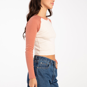 Camisetas deportivas de entrenamiento transpirables de alta calidad para mujer, cuello redondo, ropa activa de secado rápido, camisetas de manga larga para mujer personalizadas - Product Image 3