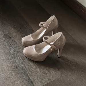 รองเท้าสไตล์ฝรั่งเศสแบบแมรี่เจนรุ่นล่าสุดสำหรับฤดูใบไม้ผลิและฤดูร้อน รองเท้าส้นเตี้ยหนังพื้นหนาสไตล์อังกฤษแบบเรโทร รองเท้าส้นสูงหวานๆ เท่ๆ - Product Image 4