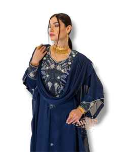 Abaya en satin de soie modeste en gros à Dubaï, manches longues, longueur au sol, broderie, vêtements islamiques, robe pour femmes, couleur contrastée droite - Product Image 2