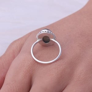 Designer <b>Labradorite</b> Cabochons <b>Ring</b> Solid 925 Sterling Silver Oval Shape <b>Labradorite</b> Gemstone Rind Handmade Jewelry Supply - Product Image 3