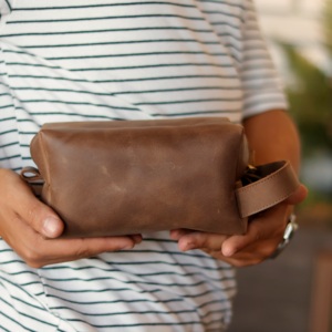 Neceser de viaje duradero de cuero genuino con estilo Unisex de primera calidad, Kit de Dopp con logotipo de moda de negocios Vintage, cierre de cremallera para hombres - Product Image 5