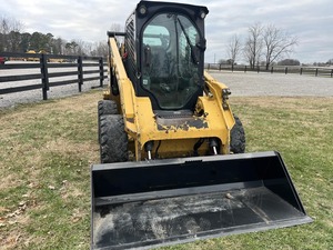 รถตักล้อยาง Cat 272D2 XHP พร้อมอุปกรณ์ตัดหญ้า กำลังขายดี รถตักขนาดกะทัดรัดสำหรับงานหนัก ราคาโรงงาน - Product Image 2