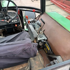 Johhn Deere 2850 en venta transmisión 40K Frenado de 4 ruedas 13240 horas Interior de cabina inferior nuevo - Product Image 5