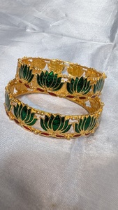 Ensemble de bracelets plaqués or super élégants et traditionnels pour femmes, à porter au quotidien et pour les fêtes, aux meilleurs prix - Product Image 5
