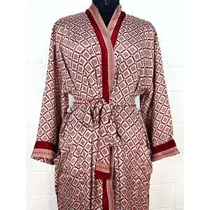 Robe Kimono Bohème Géométrique en Soie de Sari Recyclée, Peignoir de Plage, Cadeau d'Anniversaire pour Elle, Maillot de Bain - Product Image 2