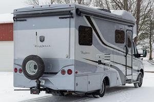 Camping-car d'occasion Mercedes-Benz Sprinter 3500XD Tiffin Wayfarer 25QW 2020 - Product Image 4