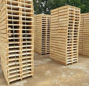 Nuevos palés de madera Epal/Euro/palés de madera de pino | Palés de palés de madera europeos a la venta - Product Image 2