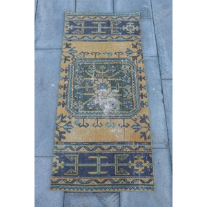 Alfombra de 1.9x4.2 pies, Alfombra Turca Vintage, Alfombra Persa Azul y Amarilla - Product Image 1