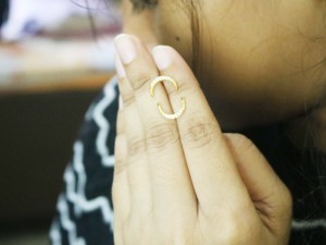 Pendientes de tuerca de luna creciente de Plata de Ley 925, joyería celestial minimalista - Product Image 6