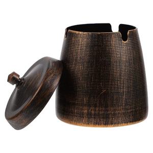 Cendrier en cuivre de conception standard en métal avec finition classique parfait pour les bars de restaurant à domicile et les accessoires de bureau pour fumeurs - Product Image 1