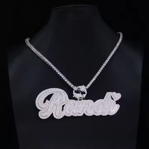 Colgantes y dijes finos de Hip Hop para hombre Diseño de joyería con letras - Product Image 3
