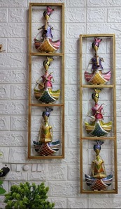 Cadre photo carré en métal avec finition émaillée et bords arrondis pour décoration de table de chevet ou cadeaux formels - Product Image 4