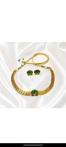 Ensemble de collier en perles Kundan de créateur - Product Image 1