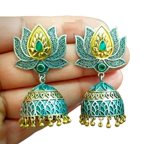 Pendientes colgantes con motivo de loto de doble tono de calidad superior para mujeres y niñas para ropa formal e informal - Product Image 2