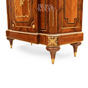 Mueble Zapatero de Lujo Estilo Francés con Tapa de Mármol Premium, Marquetería Floral Intrincada y Detalles en Latón Dorado para Salón de Palacio - Product Image 5