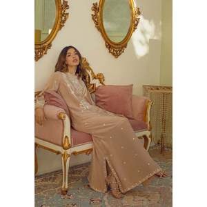 Elegante Caftán Mágico Color Taupe - Estilo de Moda Sencillo - Product Image 5