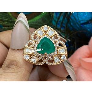 Bague réglable fantaisie pour femme Gold Polki Shine faite pour les mariages, les fêtes et les célébrations - Product Image 1