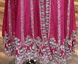 Costumes de fête indiens pakistanais brodés à la main non cousus de créateur moderne pour femmes de style traditionnel avant-gardiste - Product Image 3