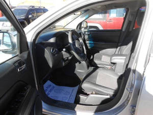 Utilisé 2014 J-ee-p Com-pass Sp-ort LHD - Product Image 2