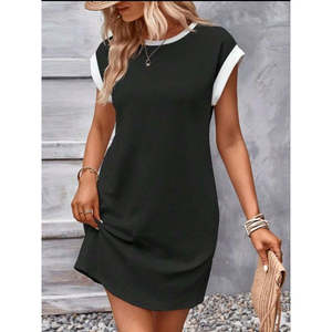 Vestido Corto de Crepé Brillante con Cuello Redondo y Mangas Cortas para Mujer, con Detalle de Puño en Contraste, 35971 - Negro - Product Image 1