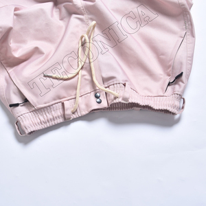 Pantalones de Nieve Beige con Diseño de Llamas, Cintura Ajustable, Bolsillos Tipo Cargo, Forro Cálido, Tela Resistente al Viento y Corte Holgado - Product Image 3