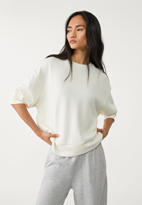 Sudadera tejida de Invierno para mujer personalizada de alta calidad con cuello redondo mangas de murciélago Ajuste de gran tamaño logotipo personalizado en la parte delantera - Product Image 5