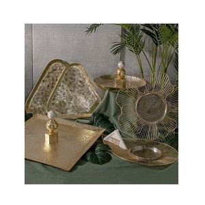 Plateau de service de chocolats de couleur dorée Plateau de service de nourriture en laiton de conception fantastique pour l'utilisation d'hôtel et de restaurant - Product Image 6