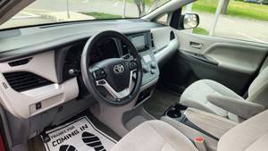 Toyota Sienna LE 8 places d'occasion à bas prix, modèle 2015, à vendre - Product Image 3