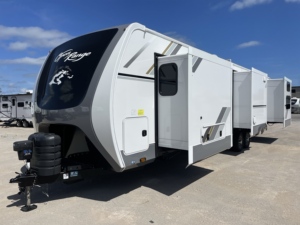 Remolque Compacto Moderno Tipo Lágrima para RV, Caravana Europea de Lujo de Aluminio para Viajes, RV Todoterreno para Campamentos al Aire Libre - Product Image 1