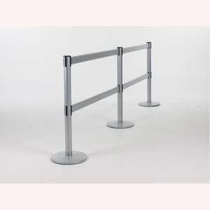 Poteau en acier inoxydable résistant aux intempéries avec corde de qualité supérieure Solution élégante et durable pour le guidage des foules - Product Image 3