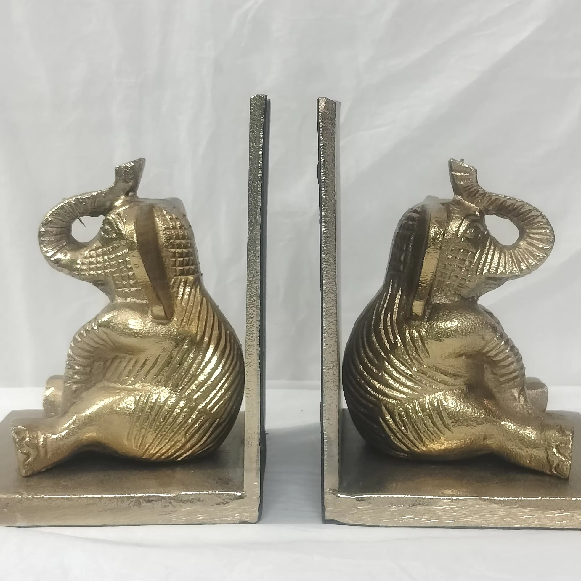 Aluminium Bookend Sculpture with Elegant Art Deco Design New Word 'Love' for Office School and College Elegant Bookends