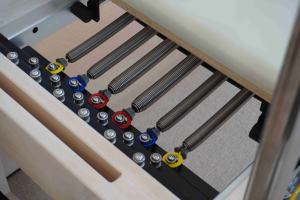 Máquina de Pilates Cadillac Reformer Profesional, Equipo de Estudio Telescópico y Duradero, Personalizado OEM - Product Image 3