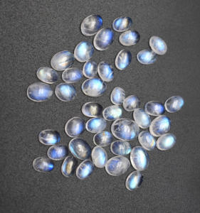 Cabujones de piedras preciosas calibradas ovaladas de piedra lunar arcoíris Natural parte posterior plana 5X3mm a 30X20mm tamaños piedra lunar azul - Product Image 4