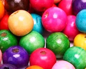 Cuentas de madera de color al mejor precio de fabricantes y proveedores Cuentas de madera de tamaño en forma de color personalizadas hechas en la India - Product Image 2