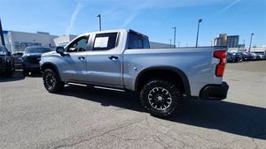 La mejor oferta del mercado 2023 Chevrolet Silverado 1500 ZR2 Crew Cab 4WD - Product Image 5