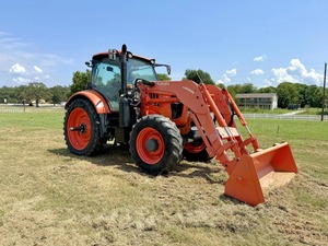 Tractores Kubota de alto rendimiento con dirección asistida y sistema de enganche rápido La mejor calidad - Product Image 4