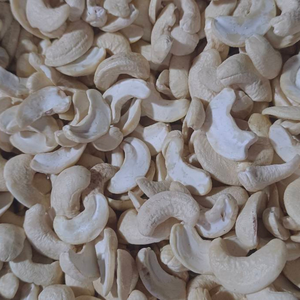 Noix sèches SANTIGO à prix d'usine, en vente, noix de cajou, kaju, noix de cajou cassées - Product Image 1