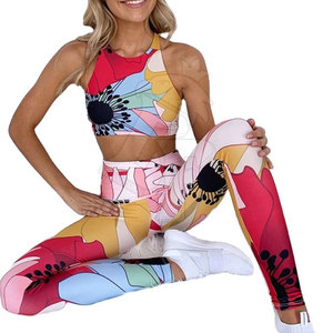 ชุดโยคะพิมพ์ลายสำหรับผู้หญิงทำจากผ้าคุณภาพสูงมอบความยืดหยุ่นและสไตล์สำหรับทุกช่วงเวลาที่กระฉับกระเฉง - Product Image 2